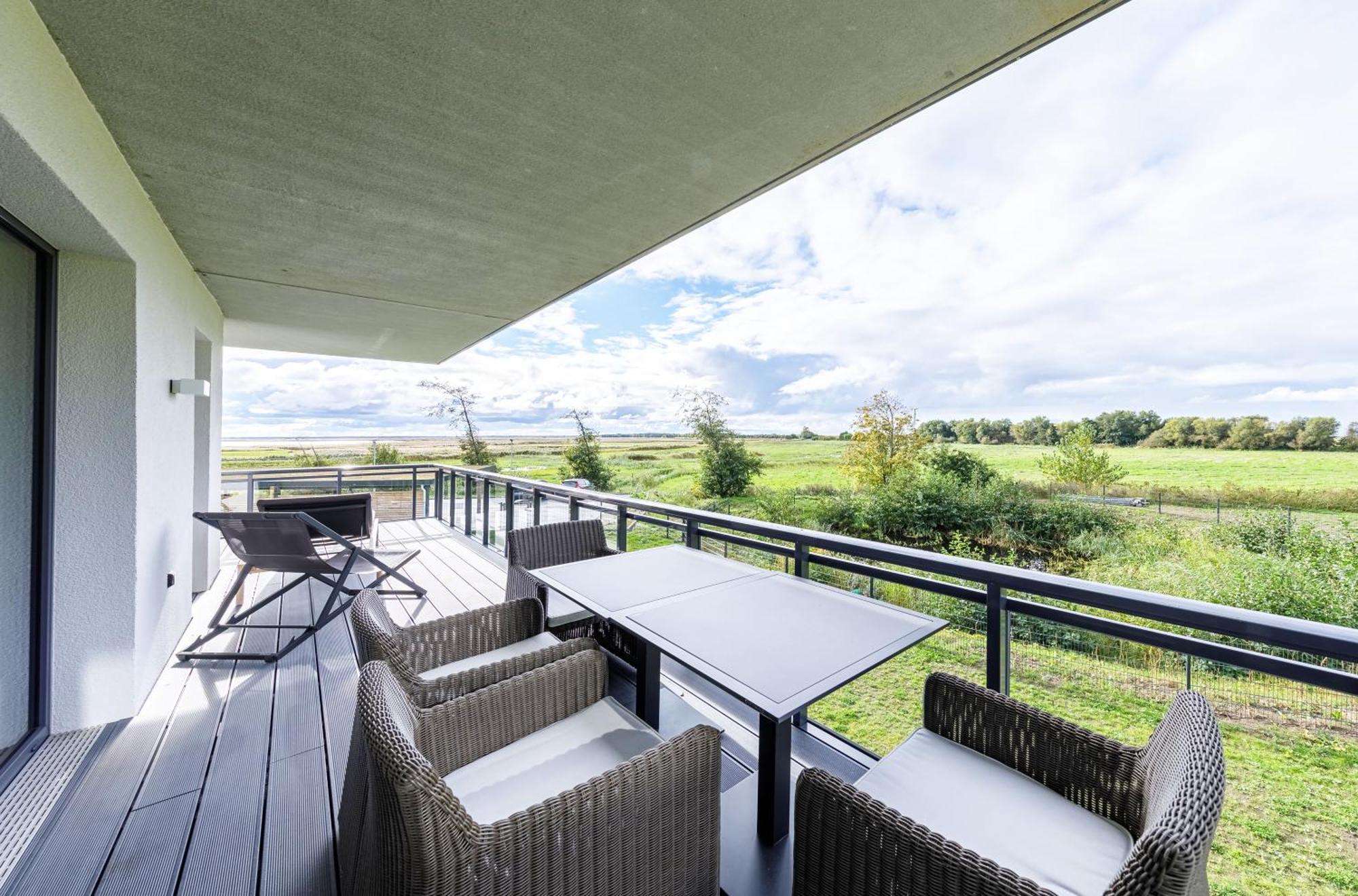 Zwei Wasser - Strandhaus Alte Seefahrtschule Aparthotel Wustrow  Exterior foto