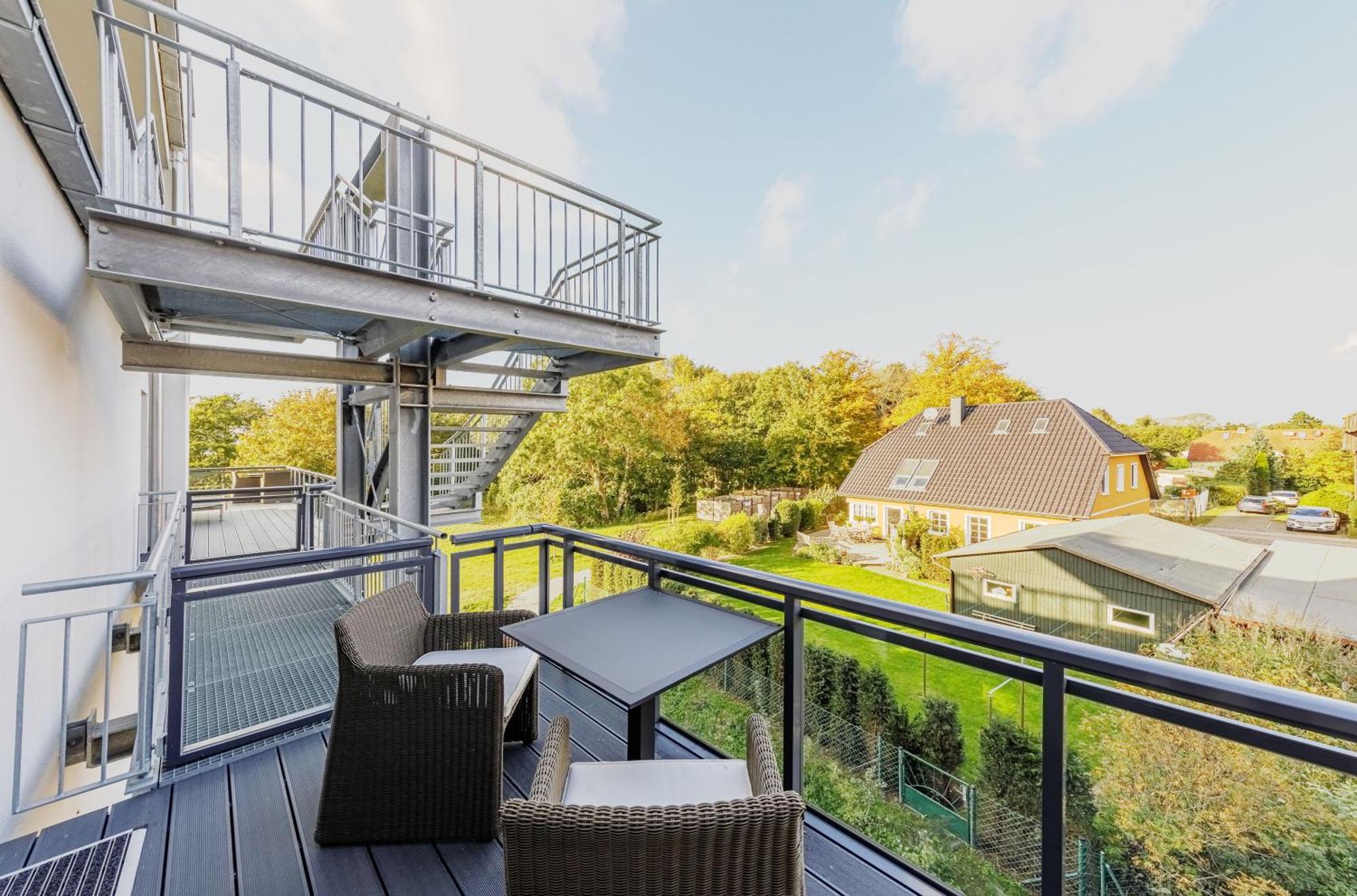 Zwei Wasser - Strandhaus Alte Seefahrtschule Aparthotel Wustrow  Exterior foto